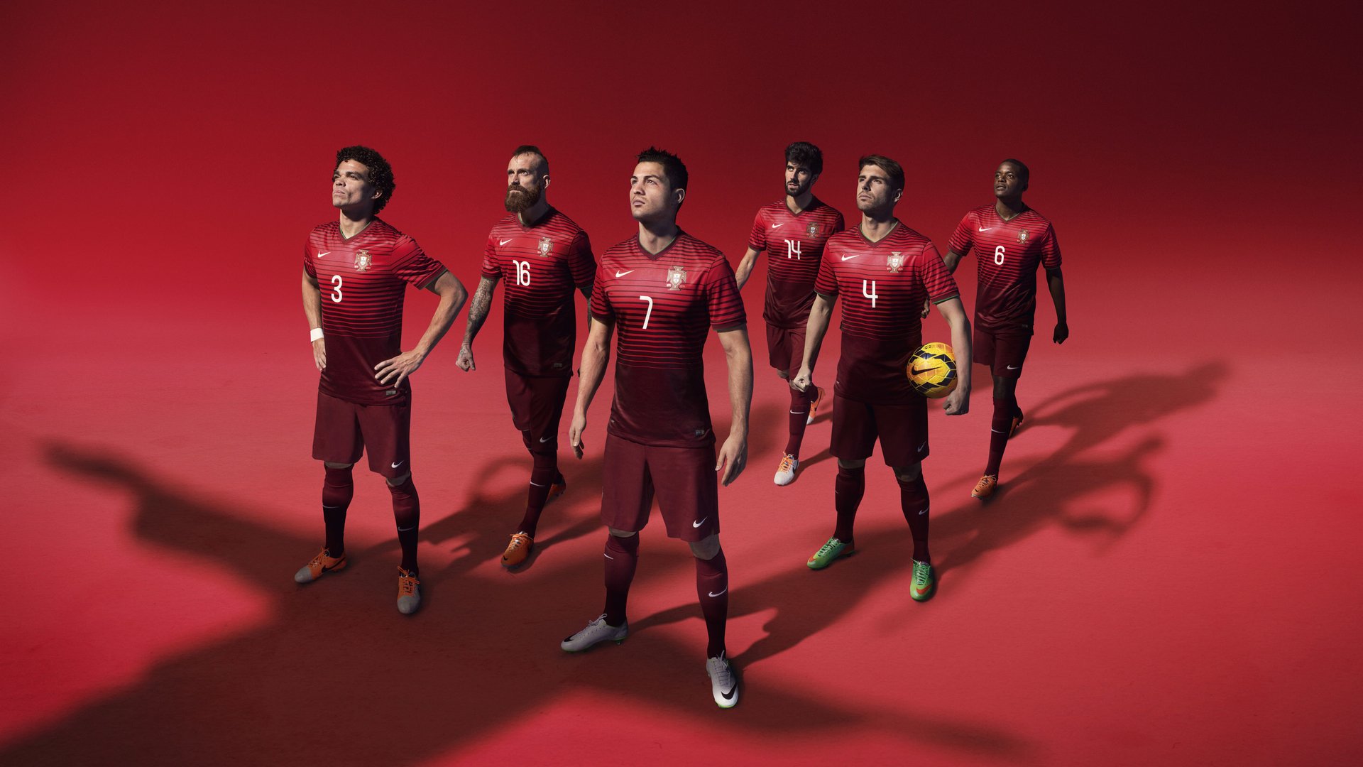 乐鱼体育网页登录-曼城球员状态火热，后防与进攻双线兼备，曼城 队员